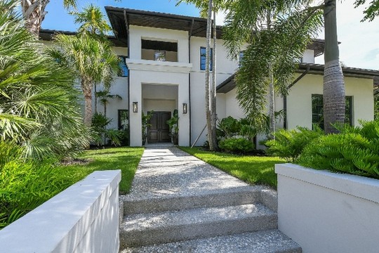 Moderna kuća na Floridi ispunjena sofisticiranošću